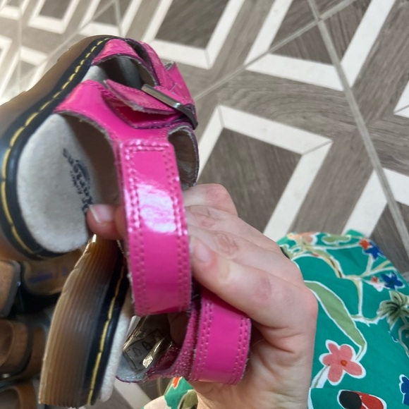 Dr Martens Kids Pink Fisherman Sandals, size EU 27 - Picture 7 of 7